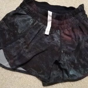 Lululemon tracker shorts sz 6 EUC radiant shift